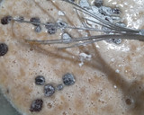 Foto del paso 4 de la receta: Budín de Banana con dulce de Leche y pasas de uvas
