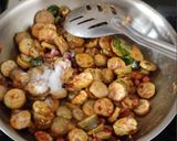 A picture of step 4 of Pointed gourd groundnut subji.