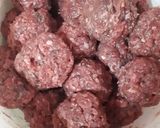 A picture of step 3 of Meatballs in sauce.