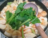 Foto langkah ke 3 dari resep Steamboat dg Bumbu Instan Tom Yum.