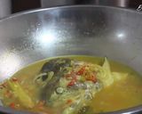 Foto langkah ke 5 dari resep Sup Kepala Salmon.