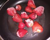 Foto del paso 1 de la receta: Dos opciones con frutilla