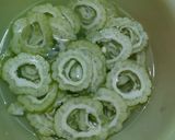 Foto langkah ke 1 dari resep Pare Goreng Tepung.