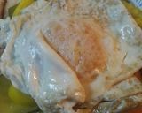 A picture of step 4 of Egg and Hotdog Sandwich.