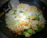 Foto langkah ke 3 dari resep Capcay Seafood.