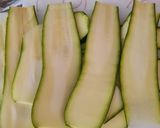 A picture of step 2 of Chistorra and Zucchini Pinchos.