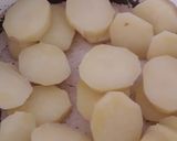 Foto del paso 2 de la receta: Budín de acelga y papas doradas