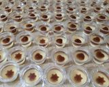 Foto langkah ke 8 dari resep Puding Cup Cokelat dan Leci.