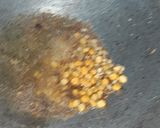 A picture of step 2 of Rava Upma.