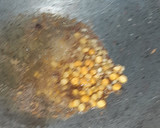 A picture of step 2 of Rava Upma.