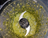 Foto del paso 2 de la receta: Salsa pesto