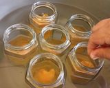 Foto langkah ke 4 dari resep Agar-Agar Jelly Jeruk 🍊.