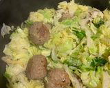 Foto del paso 2 de la receta: Repollo cocido con albóndigas