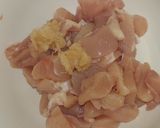 A picture of step 2 of Chicken chilli sauce.