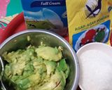 Foto langkah ke 1 dari resep Avocado oreo chocolate Pudding.