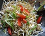 Foto langkah ke 4 dari resep Tumis Toge Tahu Bakso.