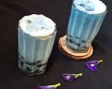 A picture of step 8 of Butterfly pea boba tea.