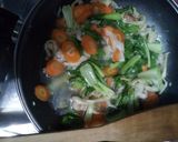 Foto langkah ke 4 dari resep Tumis Jamur Pokcoy.