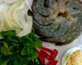 รูปขั้นตอนการทำที่ 1 ของ กุ้งผัดผงกะหรี่