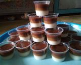 Foto langkah ke 4 dari resep Puding Tiramisu Cup.