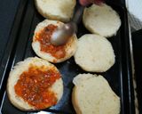 Foto langkah ke 3 dari resep English muffin pizza.