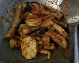Foto langkah ke 3 dari resep Ceker dan bakso ikan pedas manis.