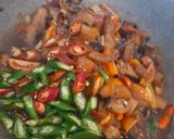 Foto langkah ke 6 dari resep Iwak Asin Telang Asam Manis Pedas.
