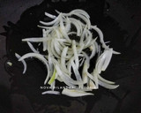 Foto langkah ke 2 dari resep Brokoli Sapi Lada Hitam.