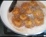 A picture of step 3 of Chicken balls.