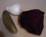 Foto del paso 1 de la receta: Ensalada de remolacha, pepino encurtido y cebolla blanca