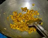 A picture of step 4 of Restaurant-Style Lehsuni Palak.