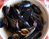 Foto del passaggio 2 della ricetta Gnocchetti in Zuppa di Cozze e Fiori di Zucchina