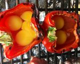 Foto del paso 4 de la receta: Pimientos asados a la parrilla con huevo