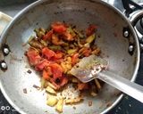 A picture of step 4 of Potato  Egg  Bhurji.