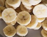 पैन केक विद हनी ग्लेज्ड बनाना (Pancake with honey glazed banana recipe in Hindi) रेसिपी चरण 4 फोटो