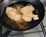 Foto del paso 3 de la receta: Filete de pechuga empanizado a la cuarentena