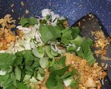 Foto langkah ke 4 dari resep Nasi Goreng Tuna Kaleng Pedas.