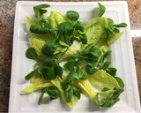 Foto del paso 2 de la receta: Ensalada con pera 🍐 y piñones 🥗(aderezo con mostaza y miel 🍯)