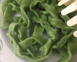 Foto del paso 4 de la receta: Pappardelle de Espinaca Con Salsa Roja!