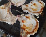 Foto del paso 1 de la receta: Costillitas de cerdo con papas y batata frita