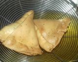 A picture of step 9 of Allu samosa.