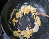 Foto langkah ke 2 dari resep Nasi kepal simple favorit keluarga.