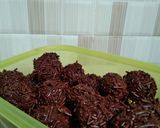 Foto langkah ke 4 dari resep Bola-bola Coklat versi 2.