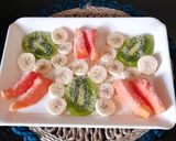 A picture of step 4 of Fiber rich fruit salad.