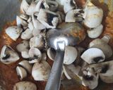 A picture of step 4 of Malai Mushroom.