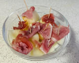Foto del paso 5 de la receta: Melón con Jamón