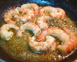 Foto del paso 5 de la receta: Coca con Rovellons, Alcachofas y Gambas