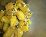 A picture of step 5 of Pumpkin coconut soup.