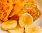 Foto langkah ke 5 dari resep Banana pancake with honey (Tidak Estetiqq).
