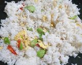 Foto langkah ke 3 dari resep Nasi goreng pete teri asin.